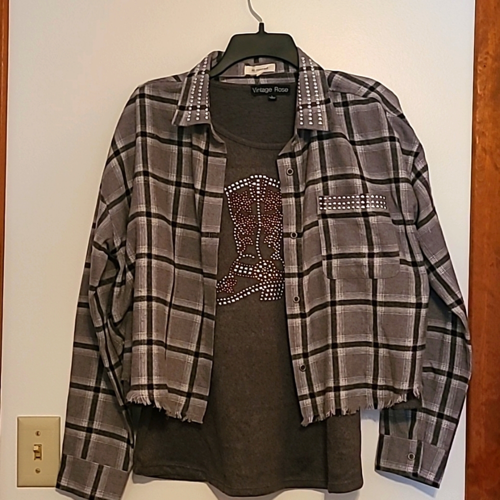 NWT No Comment & Vintage Rose 2 pc gray western boots theme top Sz L & XL